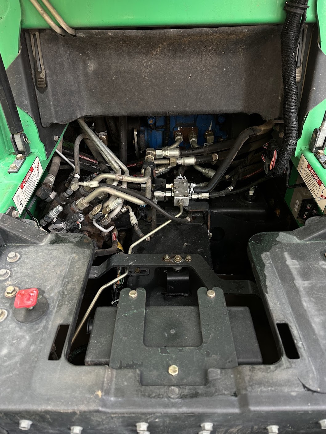 2015 Bobcat T740 Skid Steer - Image 9