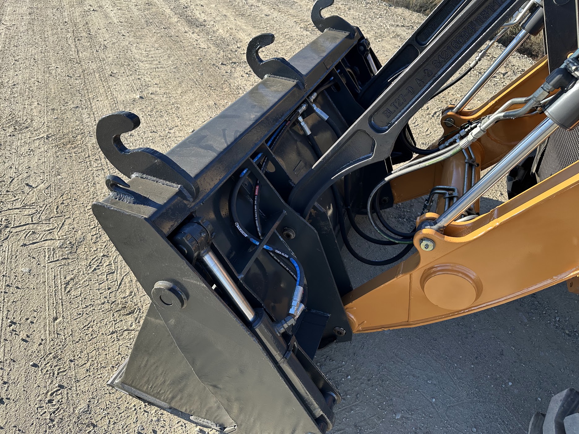 2019 Case 570N EP Skip Loader - Image 11