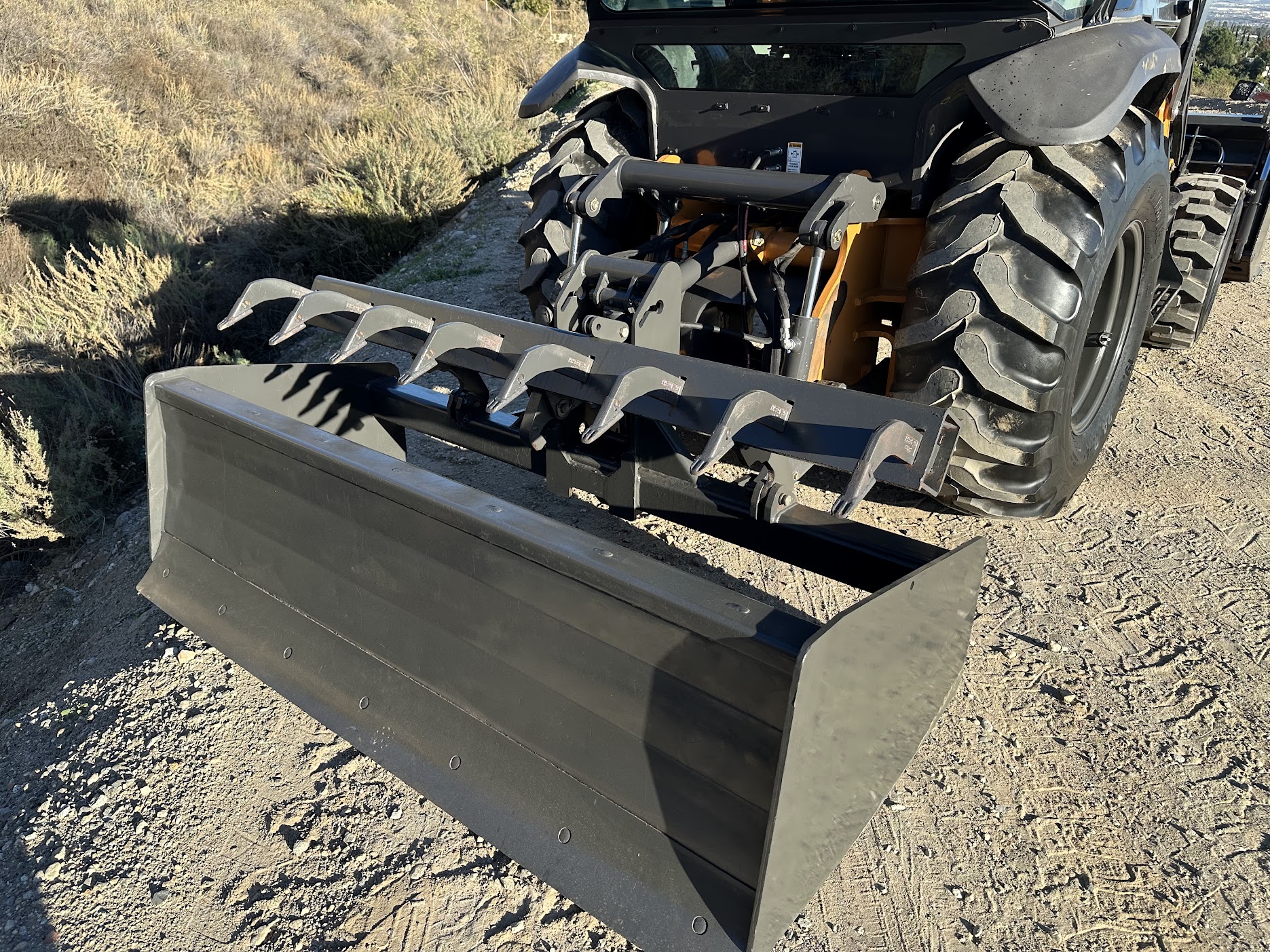 2019 Case 570N EP Skip Loader - Image 7