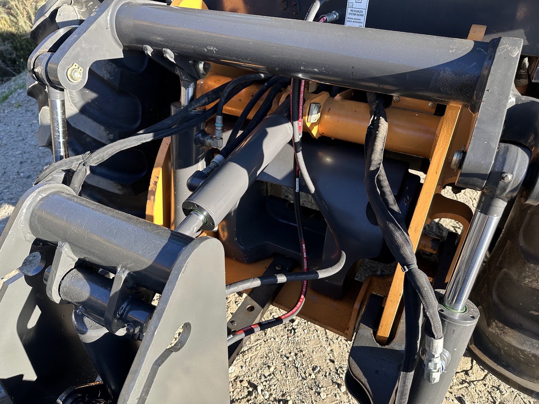 2019 Case 570N EP Skip Loader - Image 9