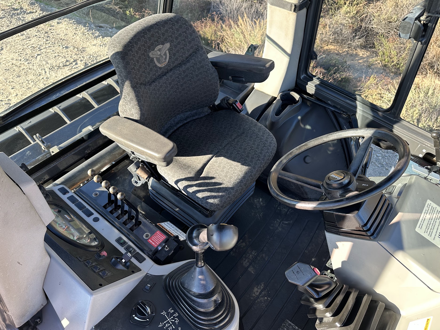 2019 Case 570N EP Skip Loader - Image 21